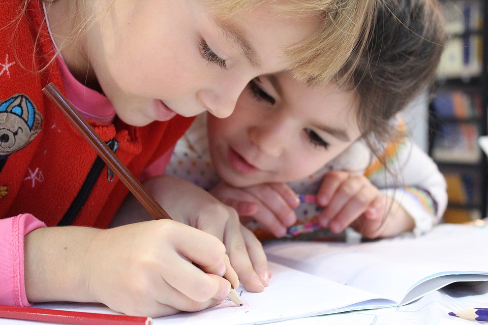 https://pixabay.com/en/kids-girl-pencil-drawing-notebook-1093758/