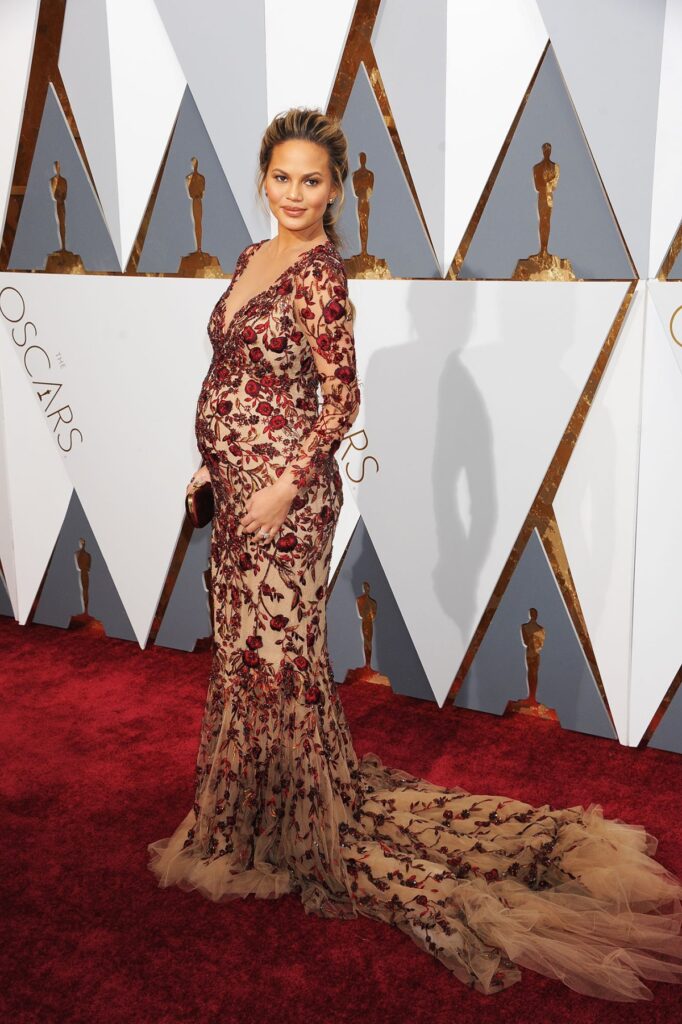 Chrissy Teigen at 2016 Oscars red carpet