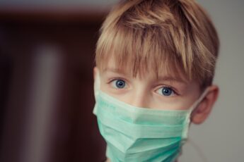 boy with mask coronavirus
