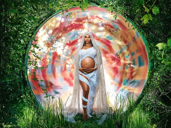 Nicki Minaj maternity